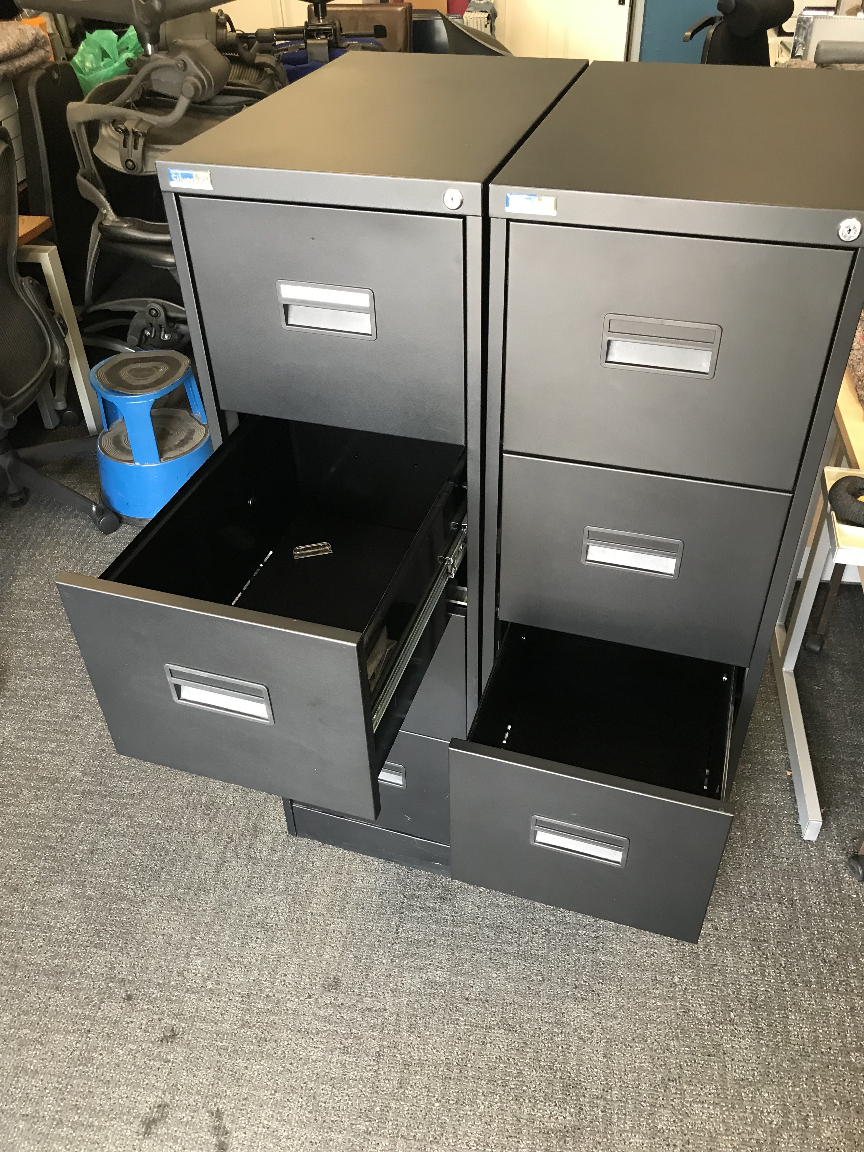 Metal storage cabinet with drawers
