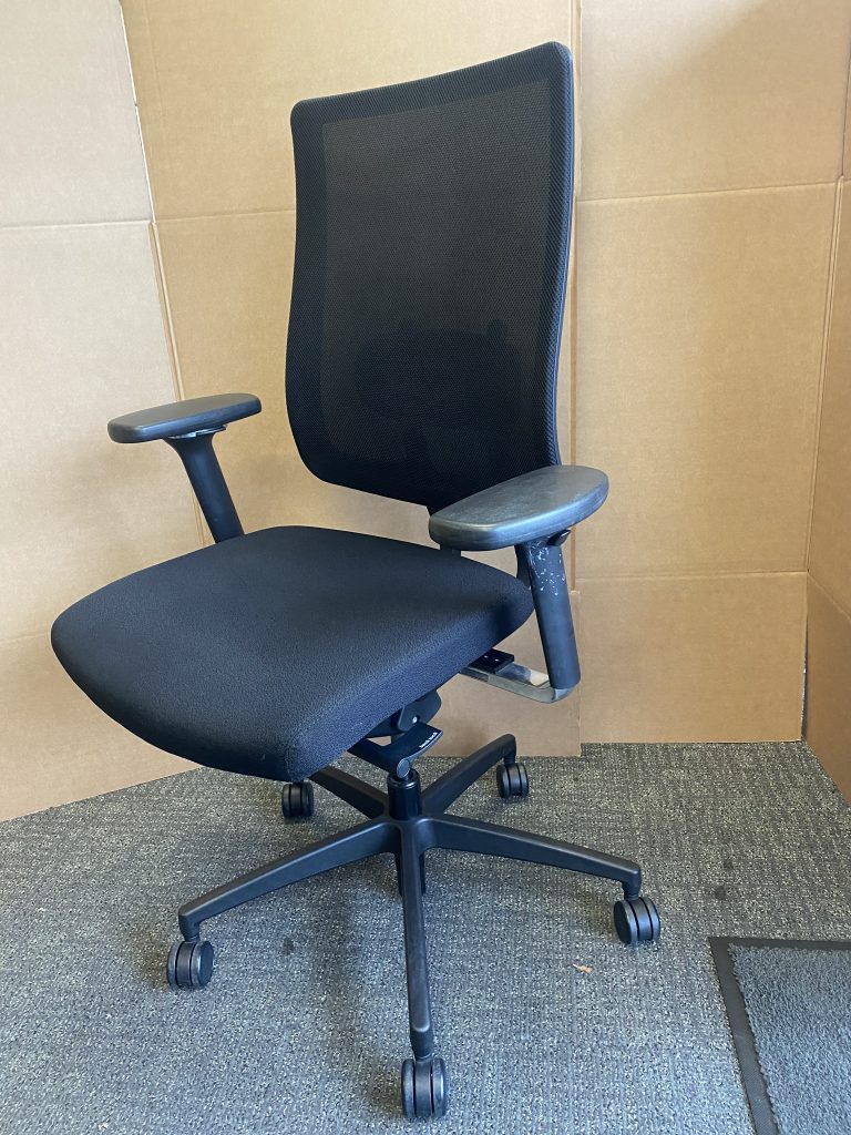 Boss Design ‘Moneypenny’ Ergonomic Swivel Office Chair – Predominantly